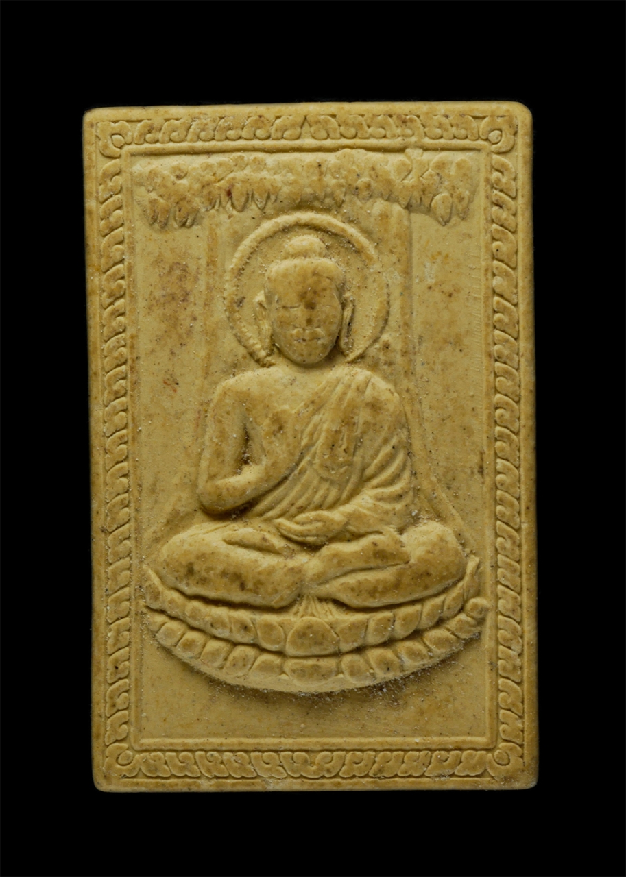 21May24 (20)p.jpg - พระพุทธเจ้ามหาศาสดาโลก ปางตรัสรู้บรรลุพระสัมโพธิญาณ หลังรอยพระพุทธบาท เนื้อผงพุทธคุณ ผงว่าน พระเก่าสวย มวลสารดี | https://kamulet.in.th